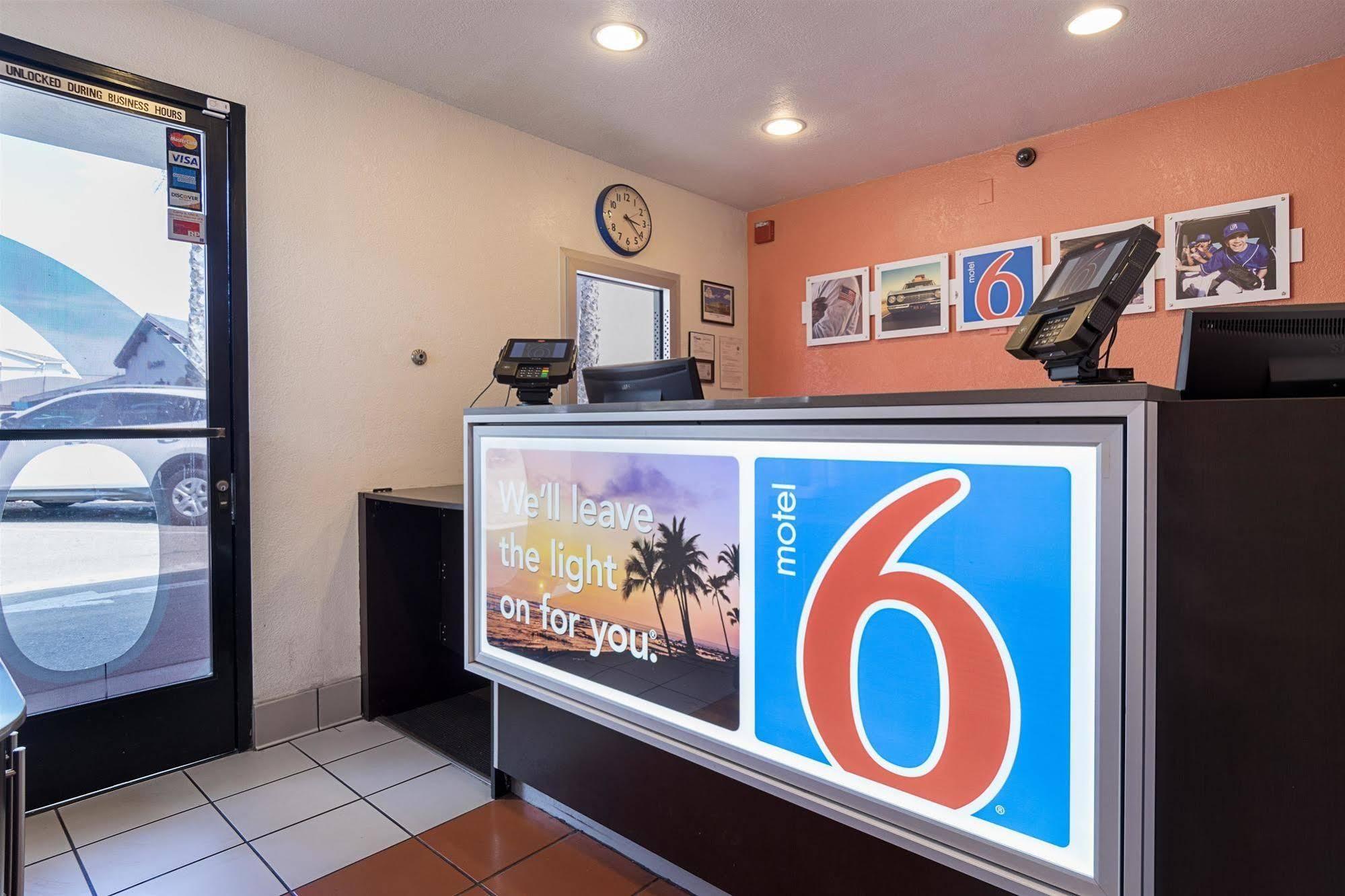 Motel 6-Santa Barbara, Ca - State Street Exterior photo