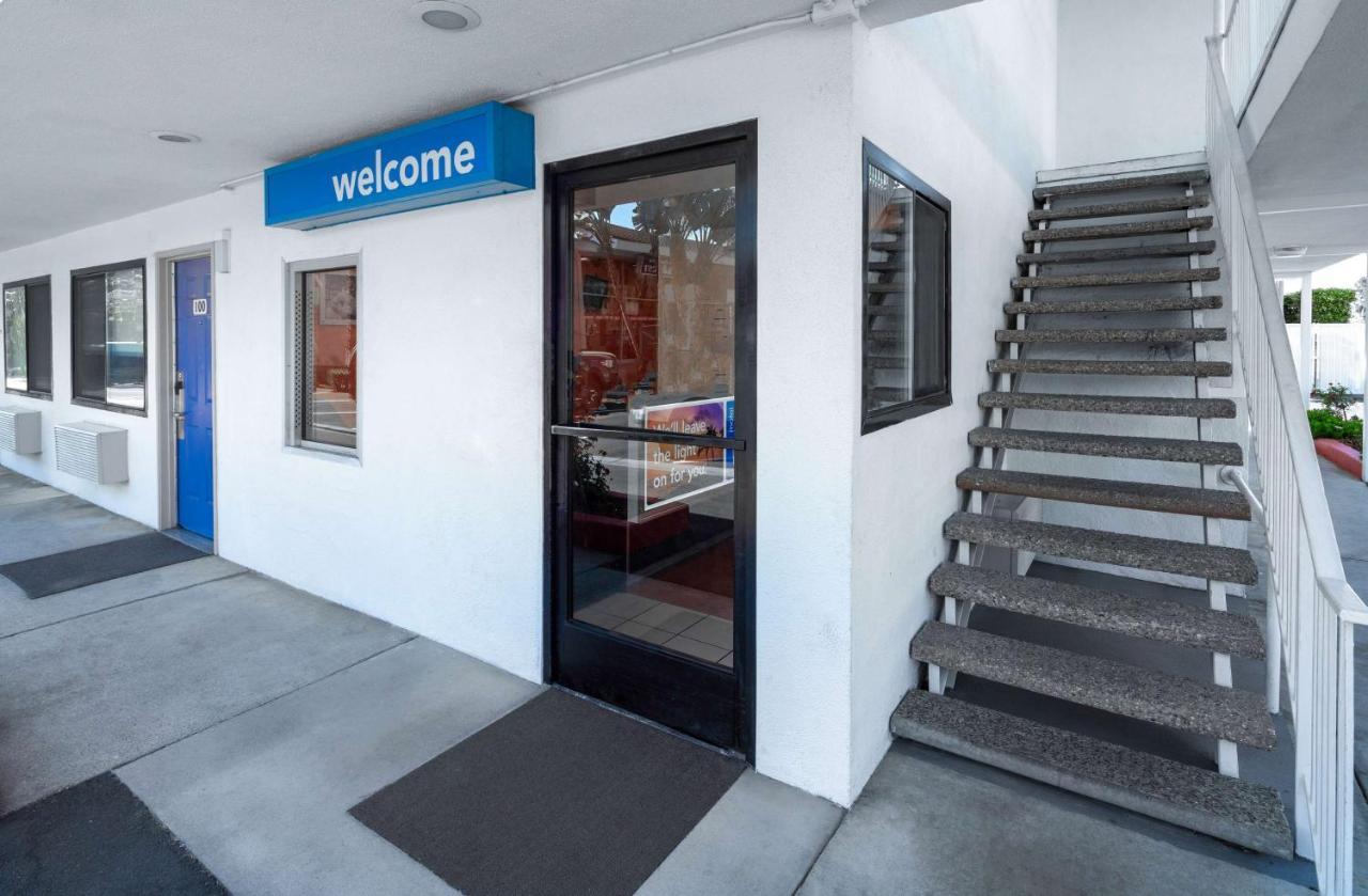 Motel 6-Santa Barbara, Ca - State Street Exterior photo